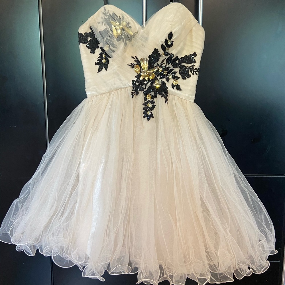 Alex and Sophia dress